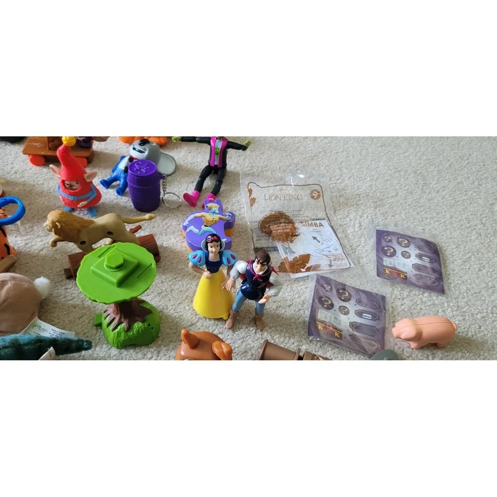 Huge Lot (92) of Vintage Mostly McDonalds Toys! Disney, & More‎